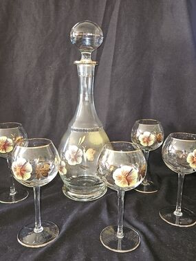 Vintag Romainia Hand-Painted Floral Glass Decanter With 5 Stem Glasses.